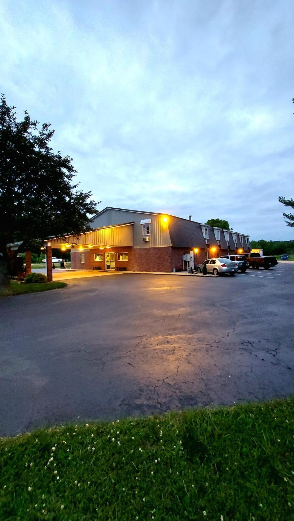 Patriot Inn Spencer Екстериор снимка