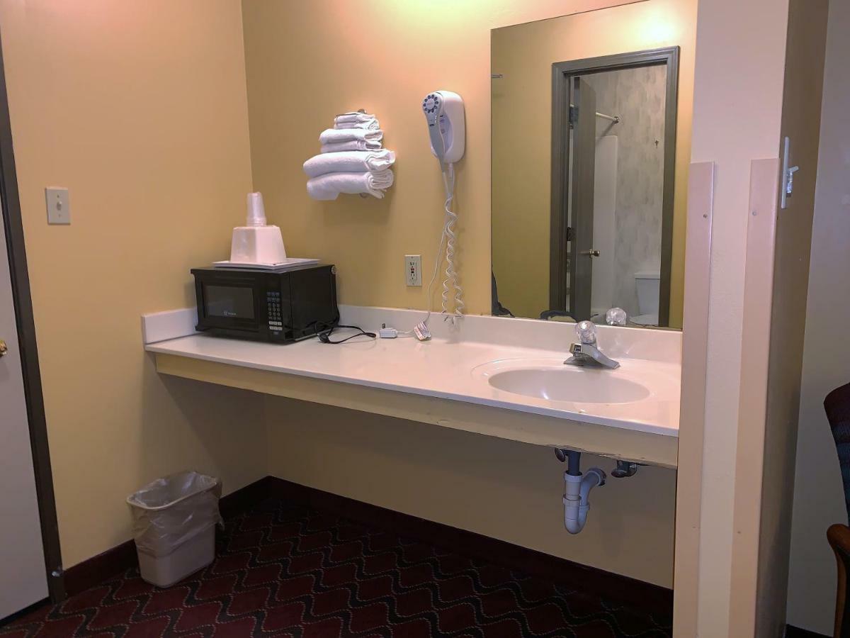 Patriot Inn Spencer Екстериор снимка